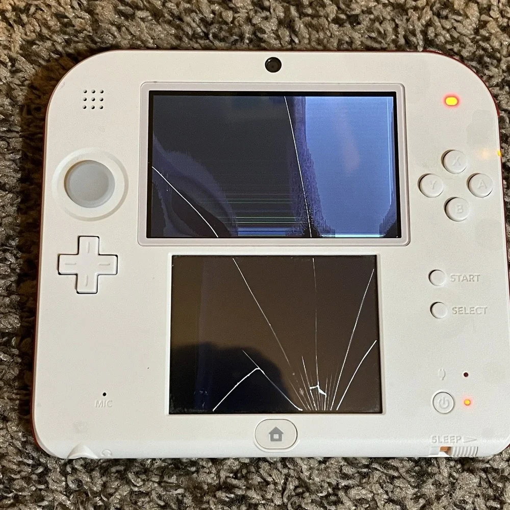 Nintendo 2DS Super Mario Bros. 2 Console Bundle - Scarlet Red Broken Screen